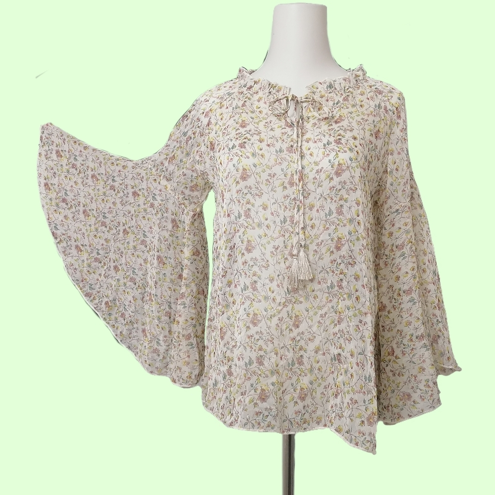 sz: F, printed  flared sleeve chiffon blouse
